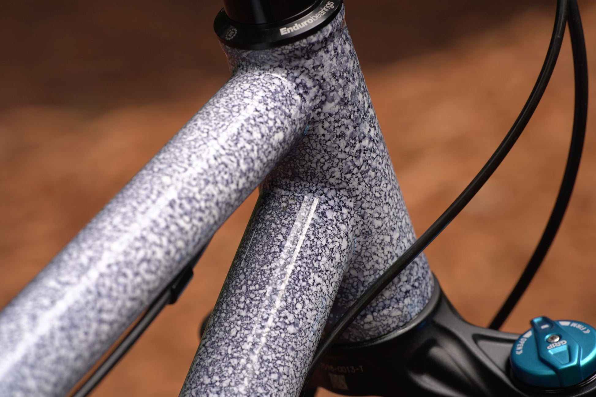 Neuhaus Metalworks Hummingbird Core steel hardtail mountain bike — handcrafted 29er trail frame with modern geometry