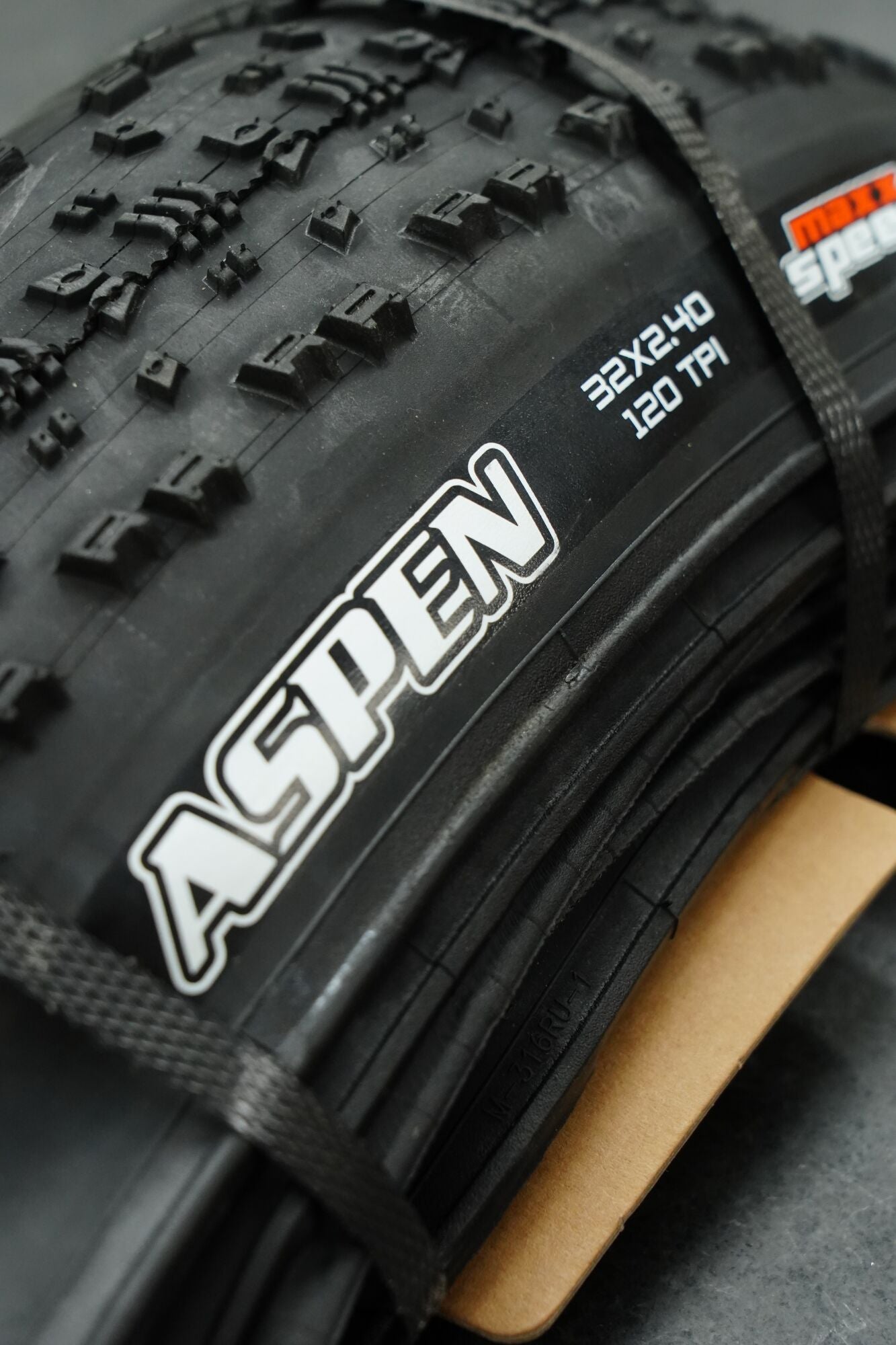 Maxxis Aspen 32x2.4 inch XC race tire, 120 TPI casing, MaxxSpeed compound, Wide Trail MTB tire